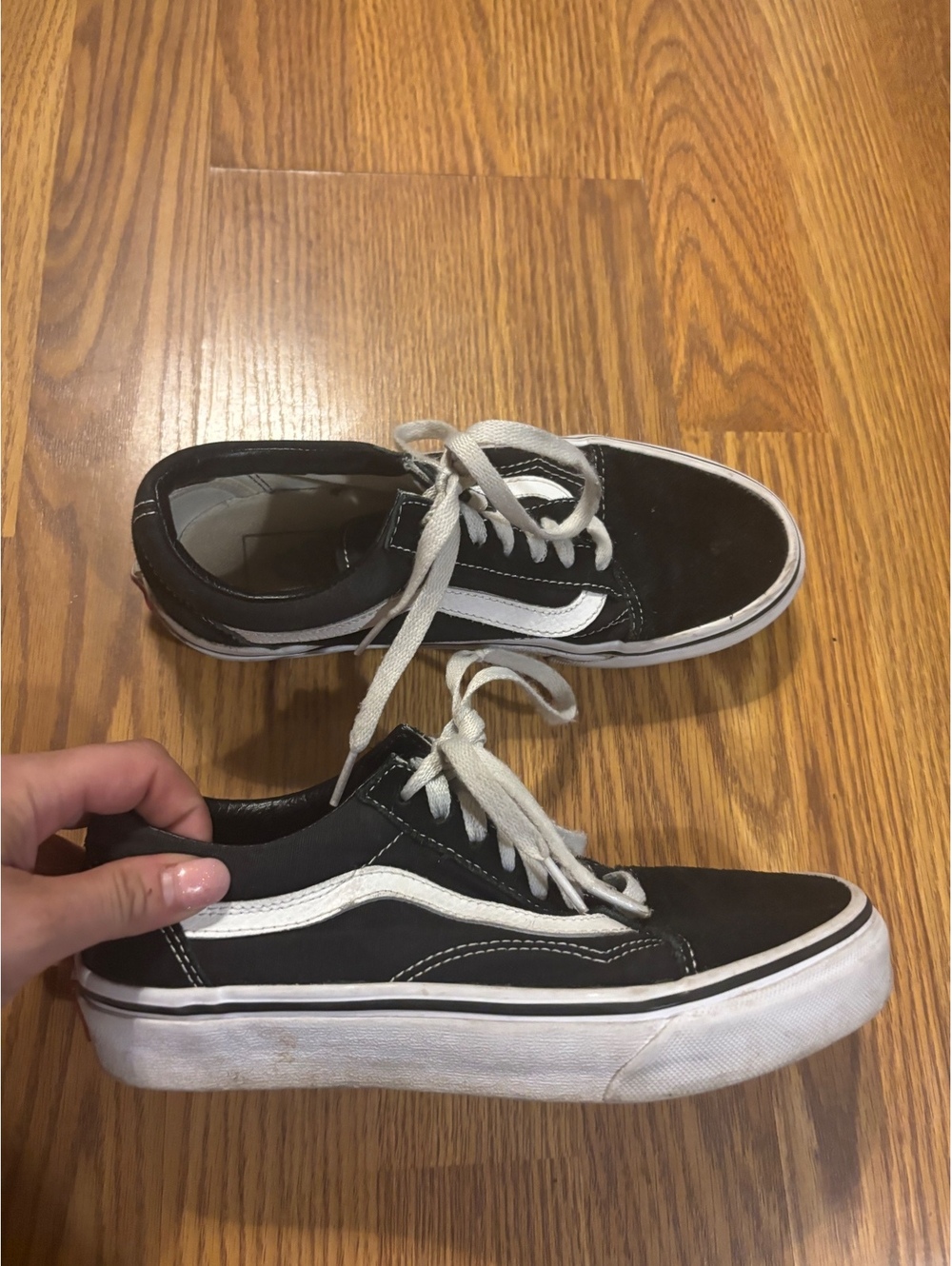 Classic Vans Old School Black and White Sneakers- Women’s Size 6.5 - Picture 2 of 8